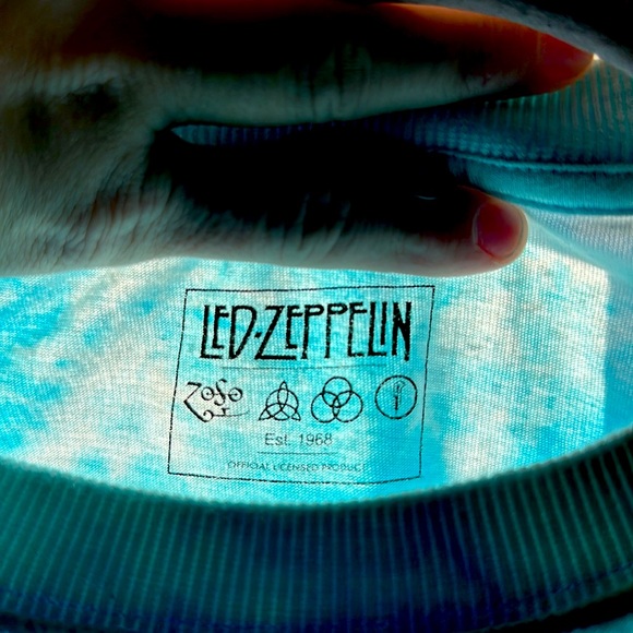 Zara Medium size Led-Zeppelin Elon crop top blue & white tie dye. Never worn. - Picture 4 of 5